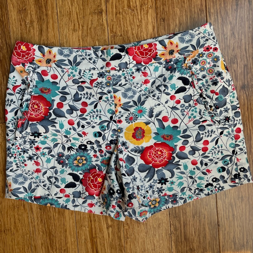Loft Floral Pattern cotton 4 inch shorts size 0 (1167)